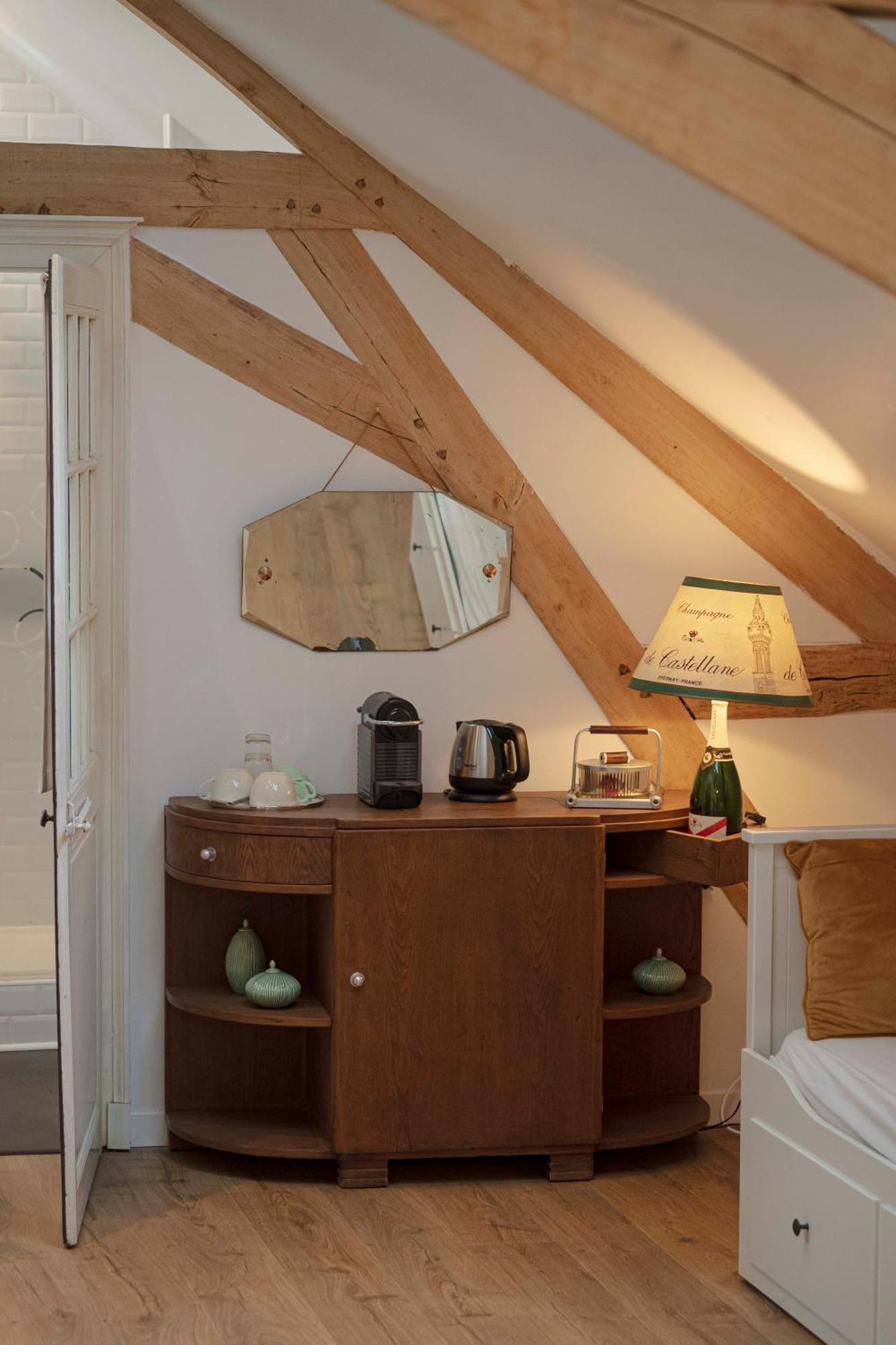 Les Olivanies Bed & Breakfast *